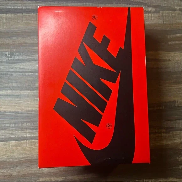 Nike Wmns Air Jordan 1 High OG Starfish Women’s 6.5 Orange NWT - Picture 8 of 9